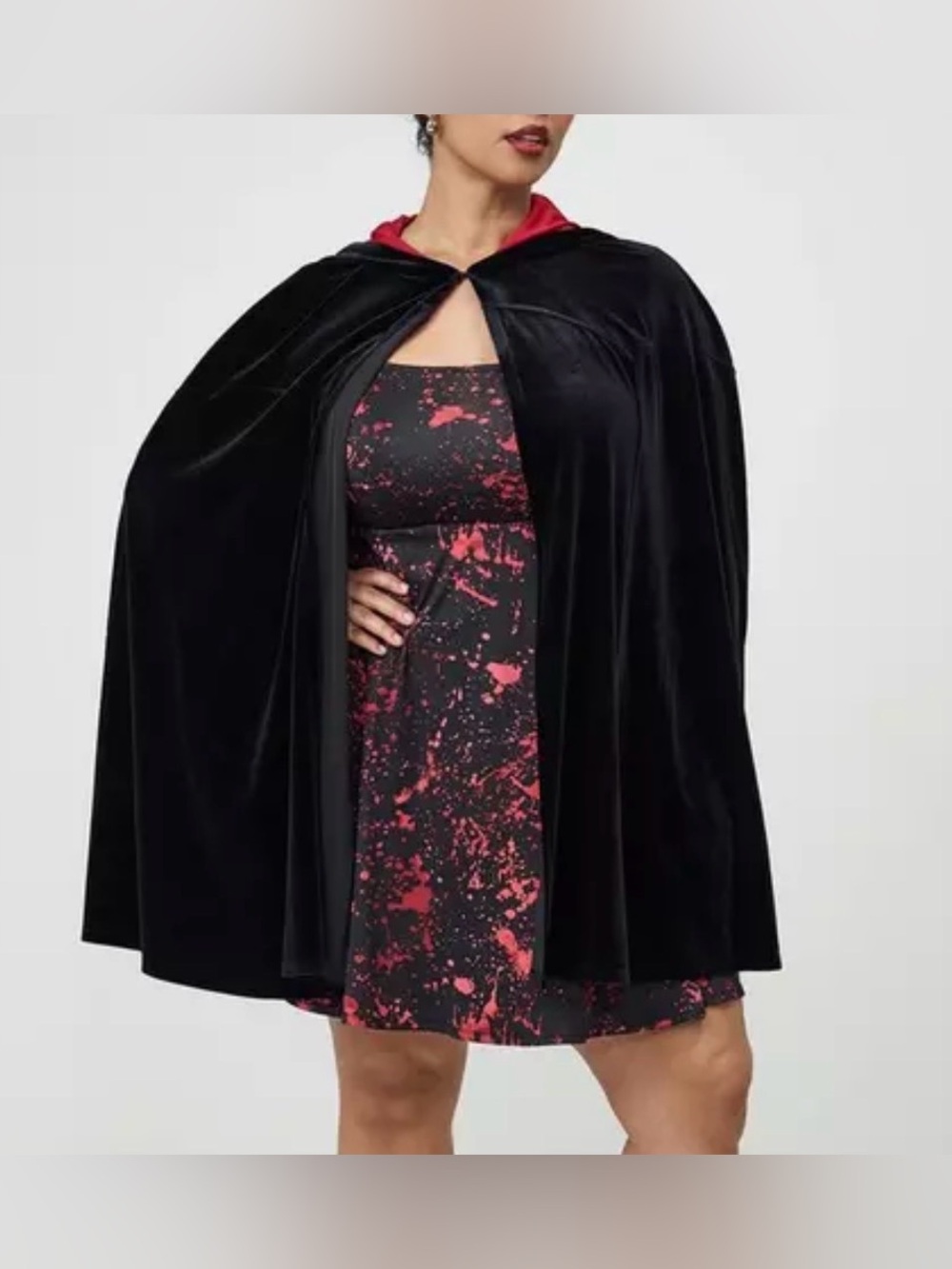 NWT Torrid Black and red velvet hooded Halloween costume cloak size 1X/2X